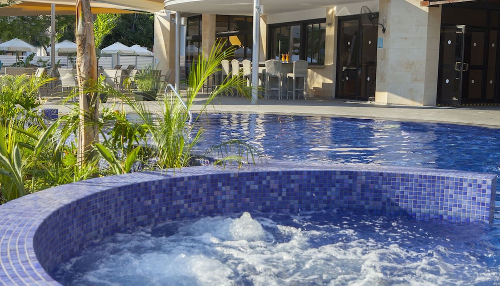 Piscina - Kapetanios Odysseia Hotel