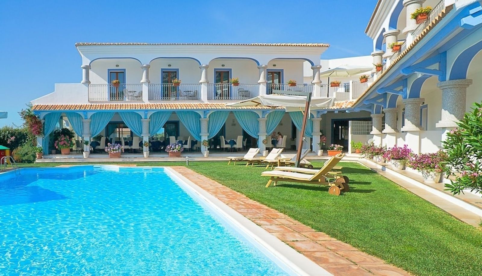 Pool - Diana Hotel