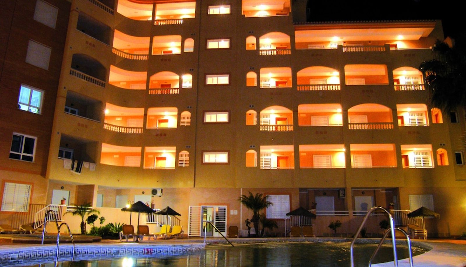 Zwembad - Apartamentos Maracay