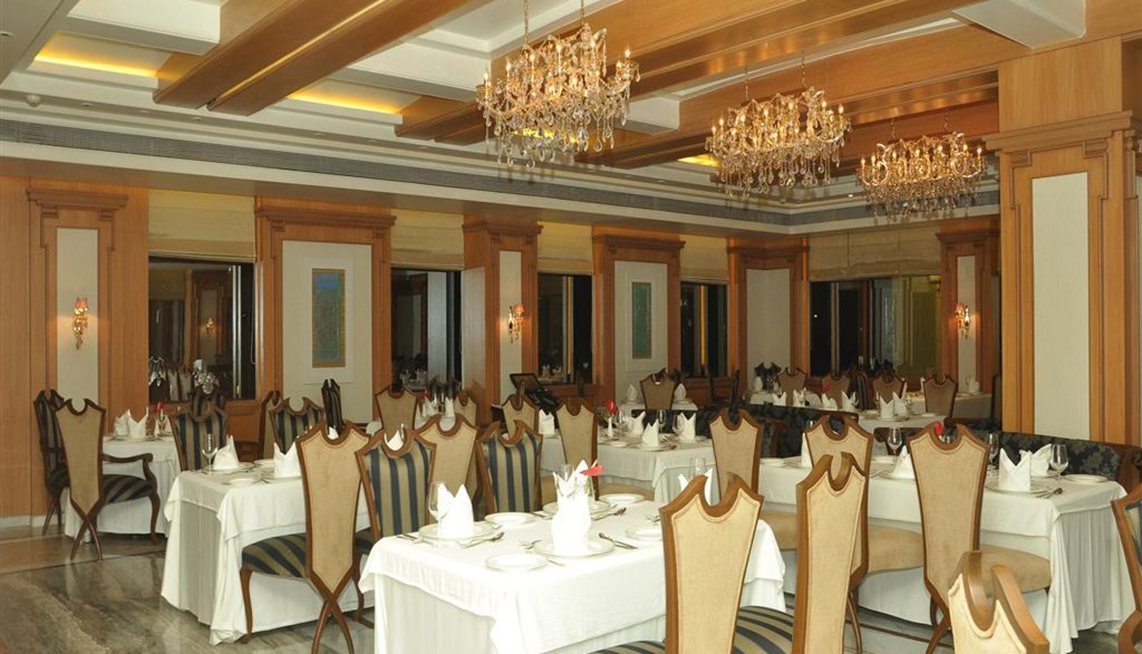 Restaurant - Royal Tulip Navi Mumbai