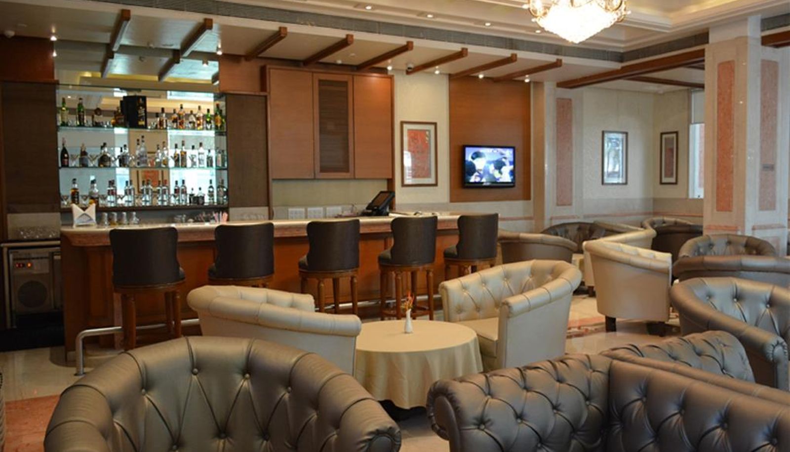 Bar - Royal Tulip Navi Mumbai