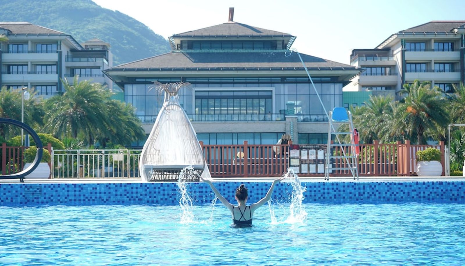 Pool - Crowne Plaza HAILING ISLAND by IHG