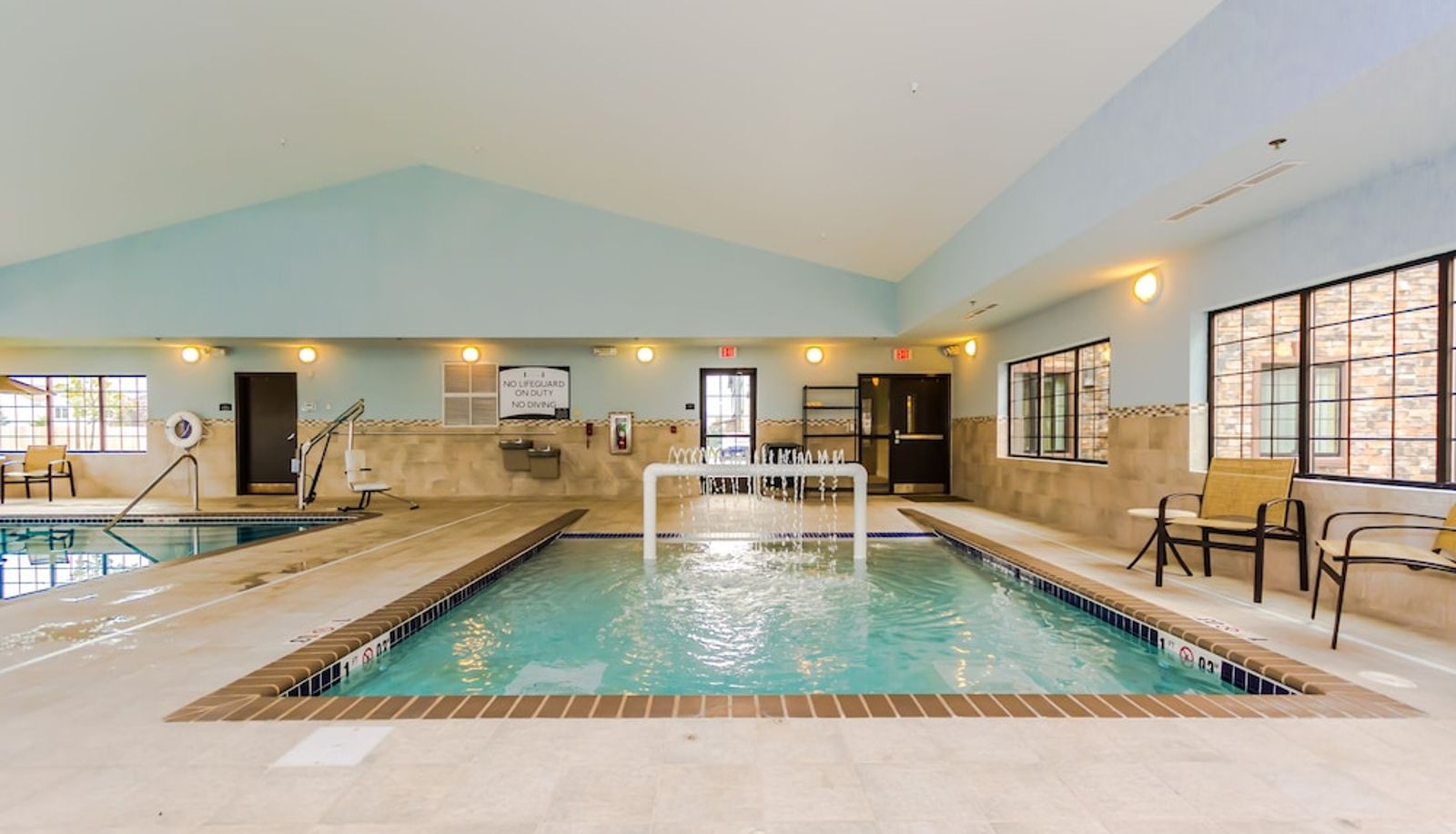 Piscina - Staybridge Suites GRAND FORKS by IHG