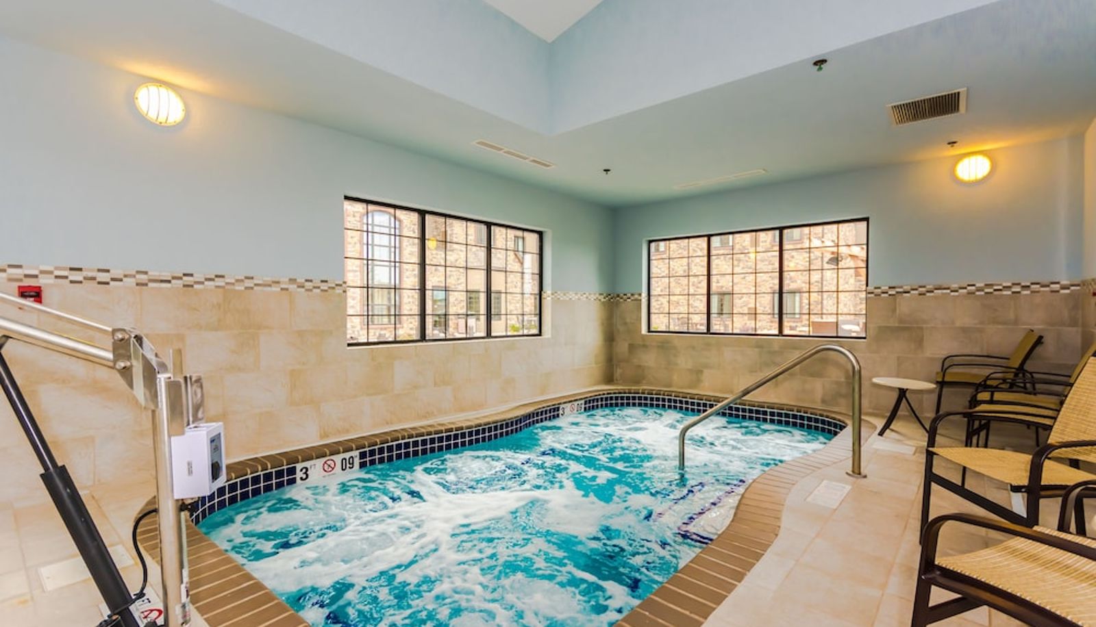 Piscina - Staybridge Suites GRAND FORKS by IHG
