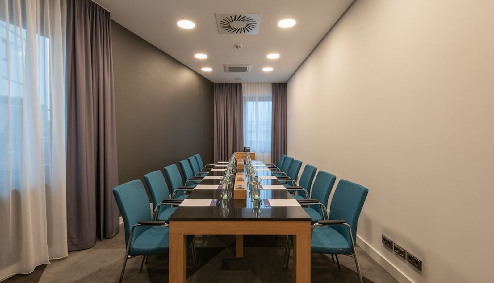 Sala de reuniones - Holiday Inn Express & Suites SCHULENBURG by IHG