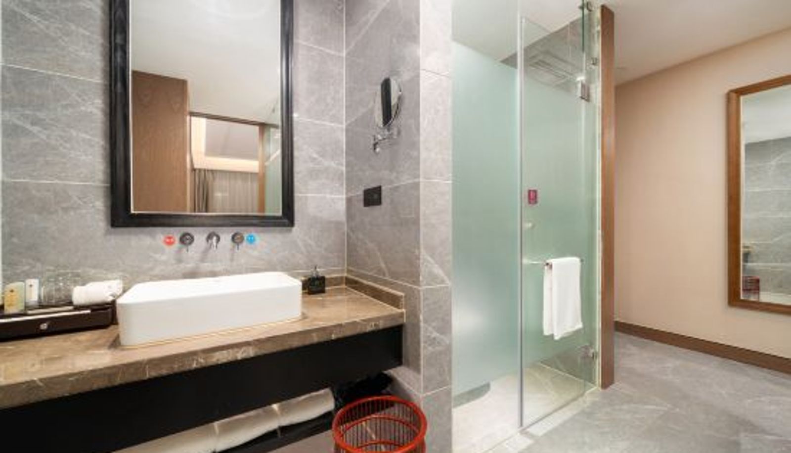 Camera - Hong Shan International Hotel