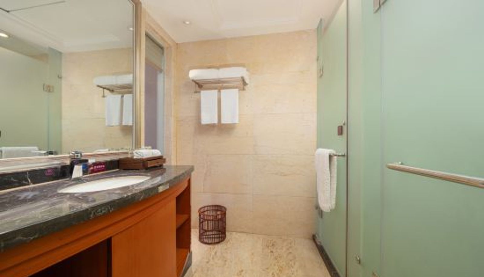 Camera - Hong Shan International Hotel