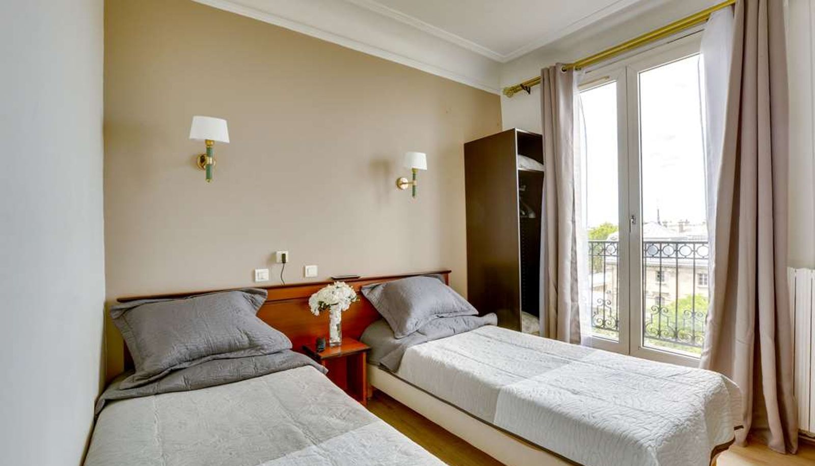 Zimmer - HOTEL DU SQUARE D ANVERS