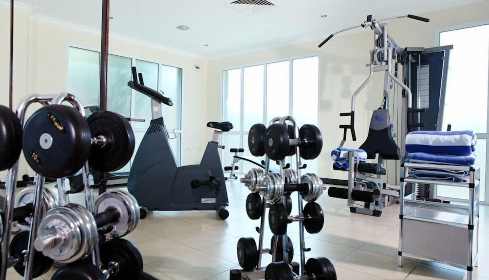 Fitness room - Butterfly Hotel Suites