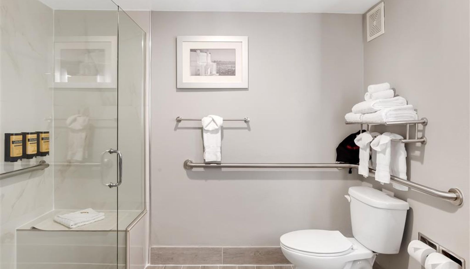 Room - Best Western Plus Commerce Hotel
