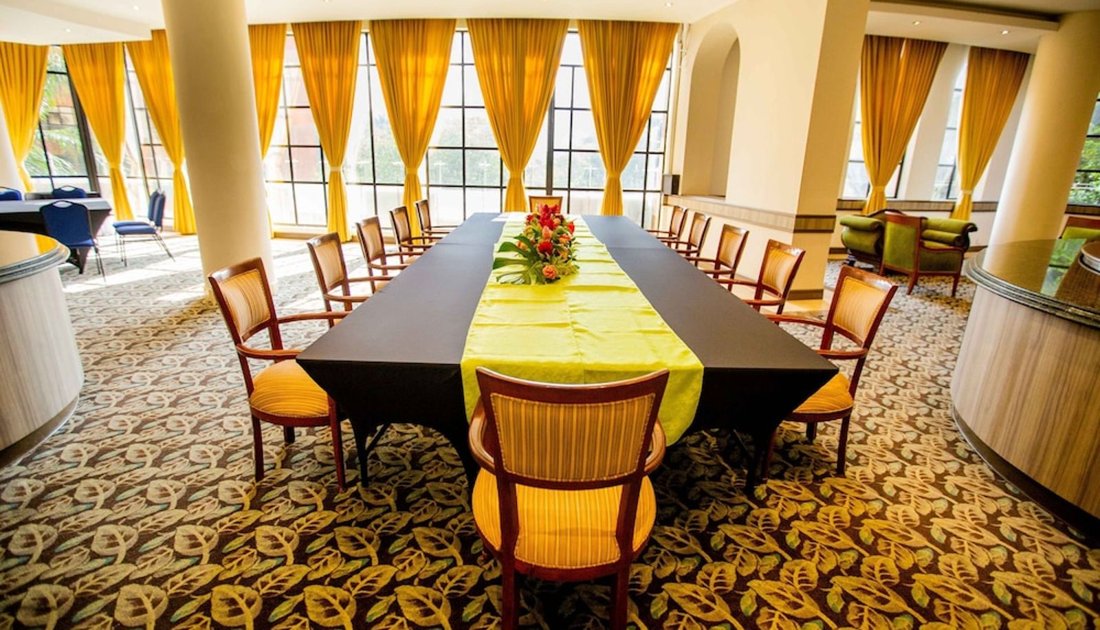Meeting room - Dann Carlton Cali