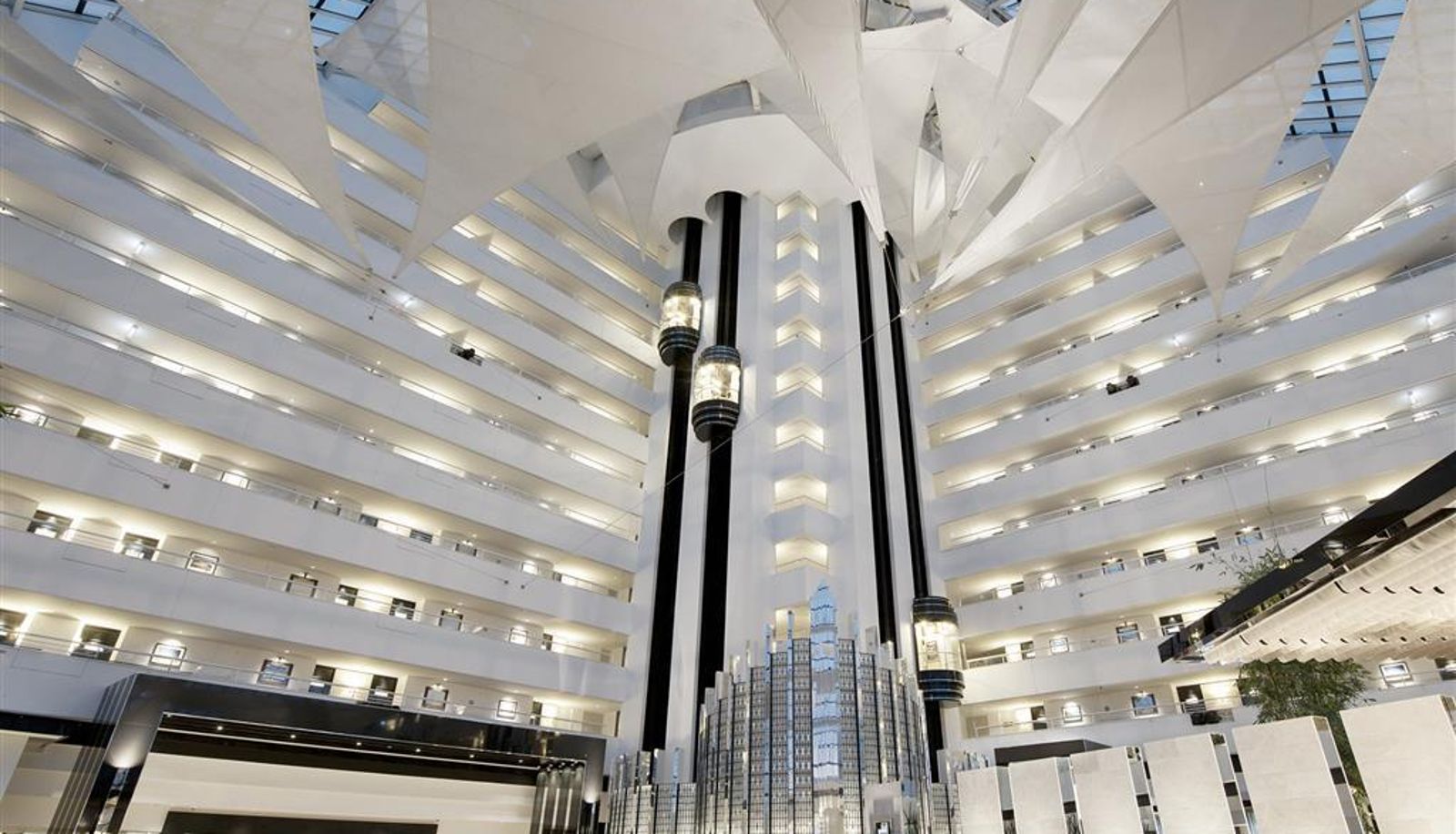 Hal - Crown Metropol Perth