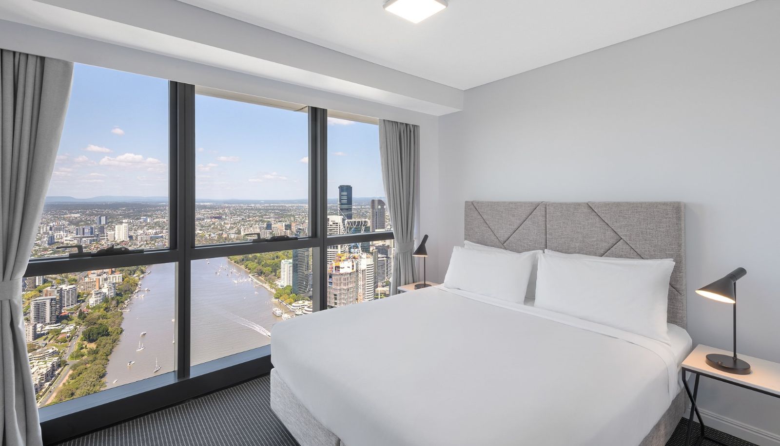Suite - Meriton Suites Adelaide Street