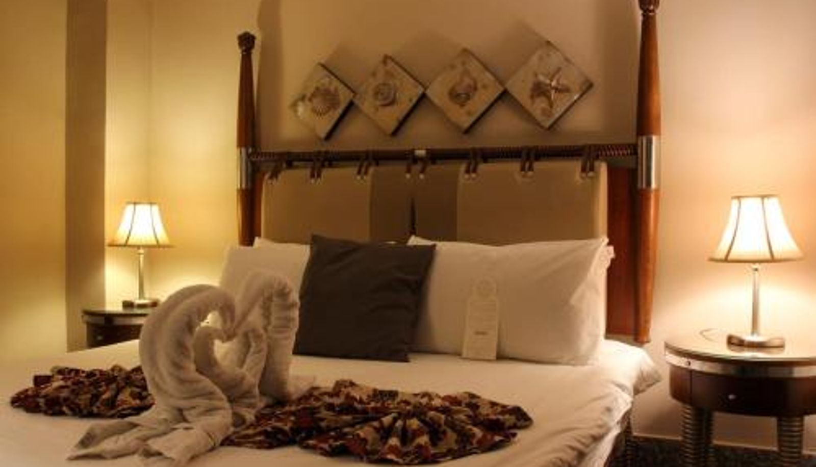 Apartment - Capri Hotel Suites