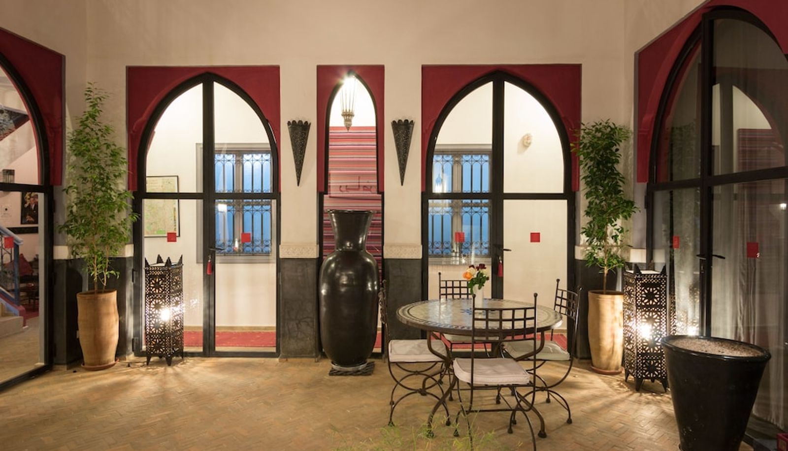 Hall - Riad Alegria