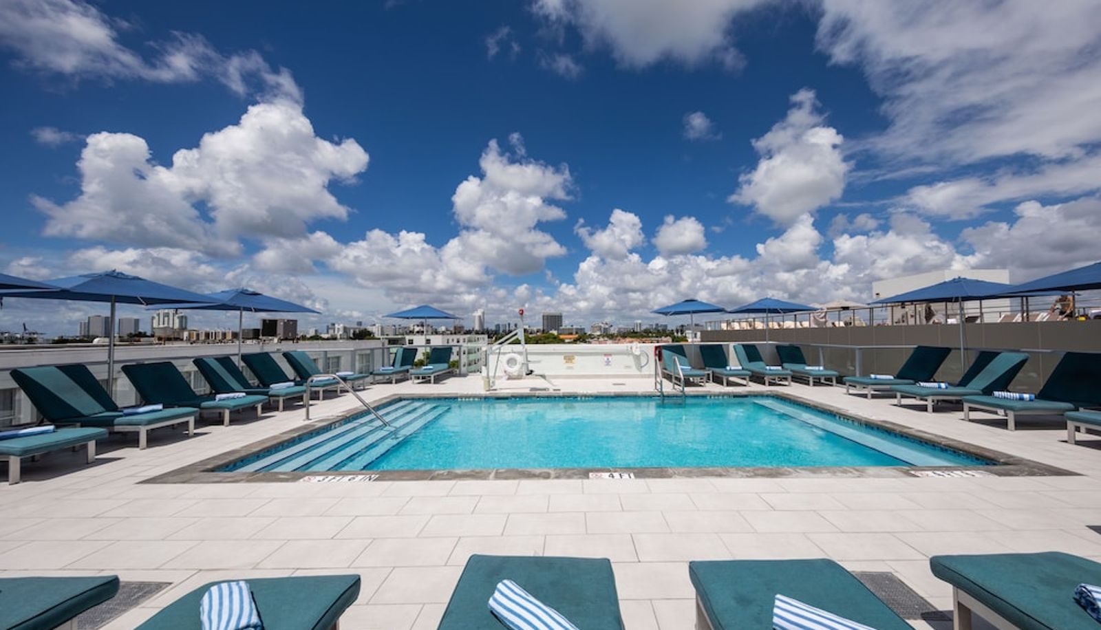 Piscina - President Hotel