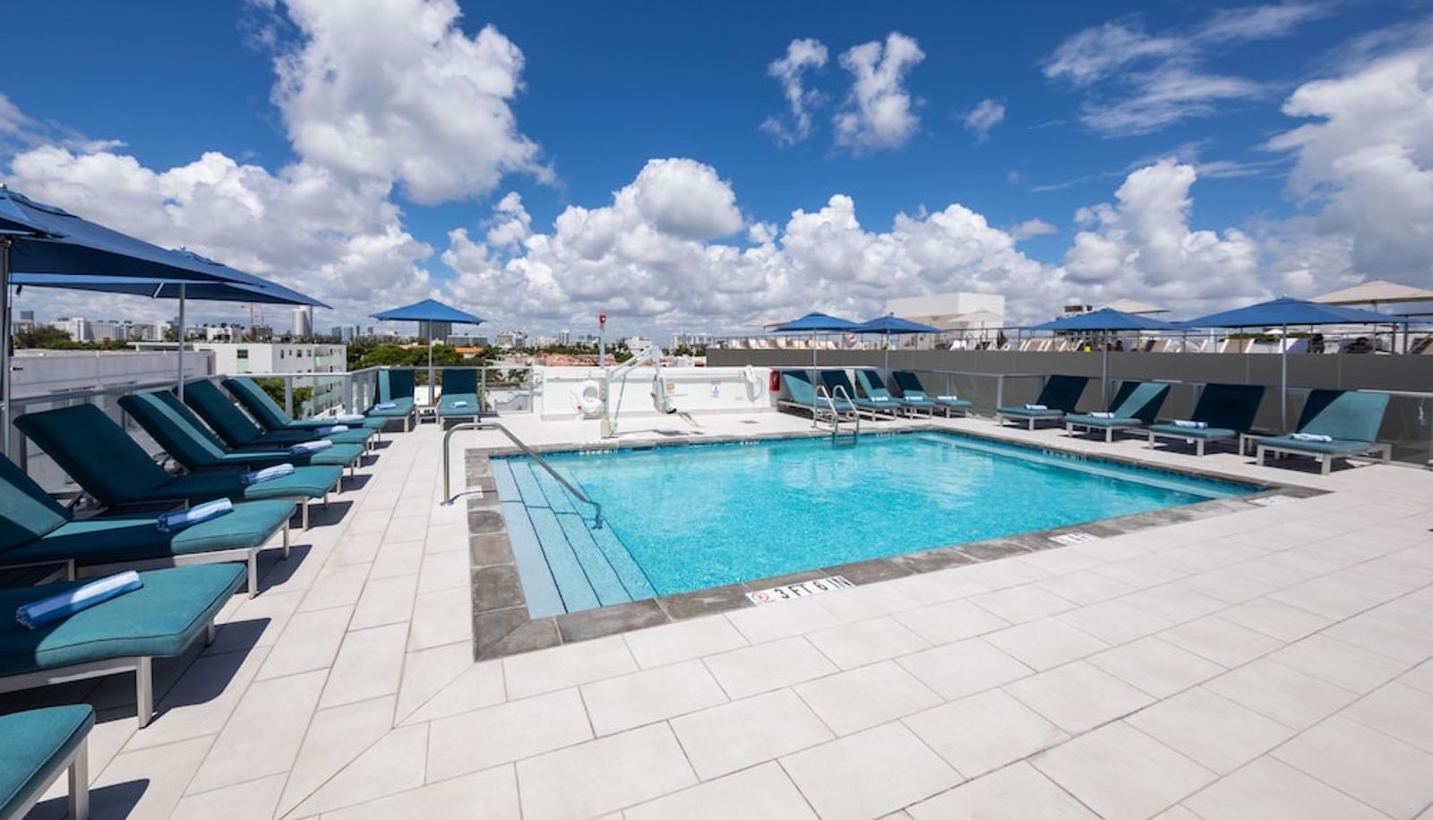 Piscina - President Hotel