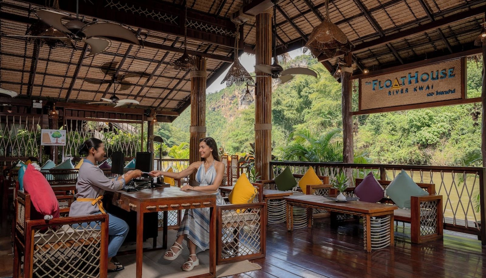 Rezeption - The FloatHouse River Kwai