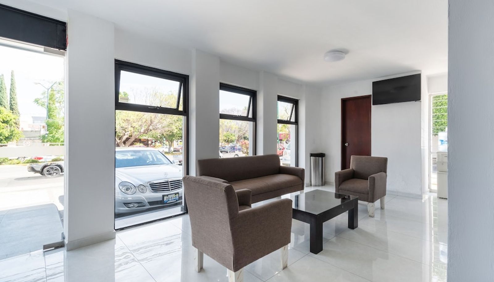 Sala - Suites Internacional