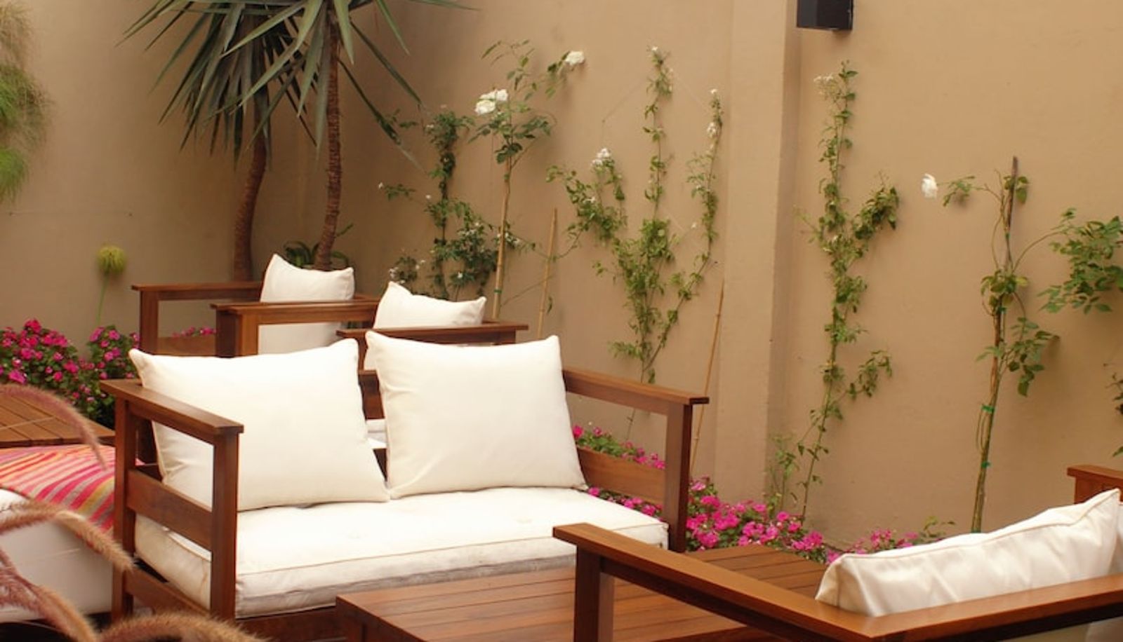 Lobby - Tayka Hotel