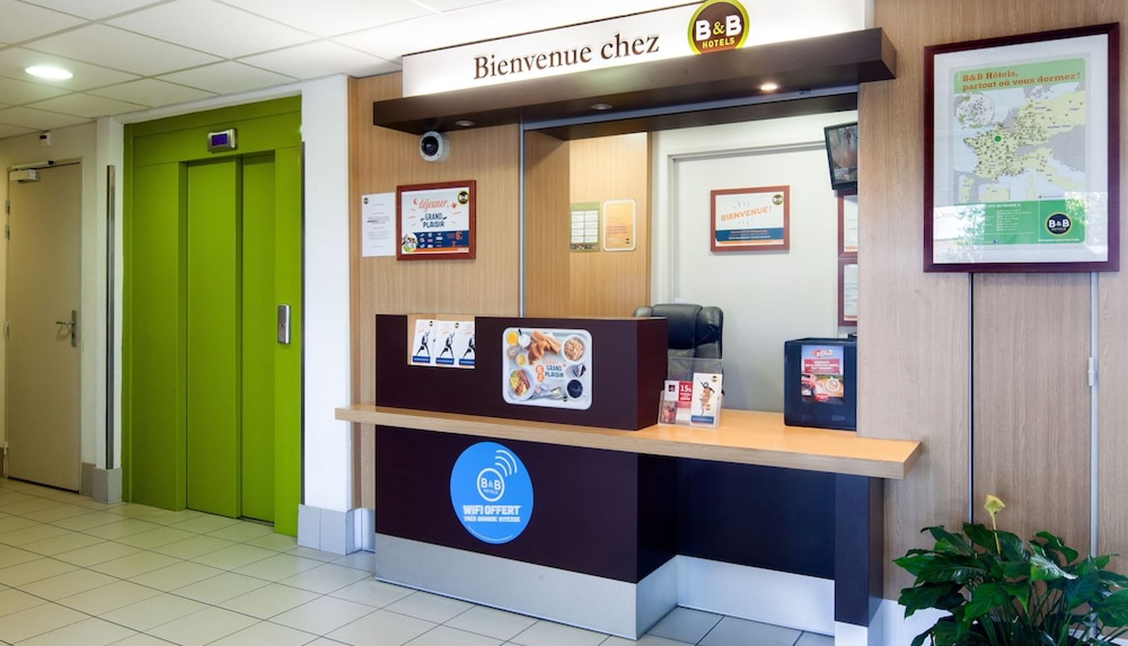 Rezeption - B&B HOTEL Evreux