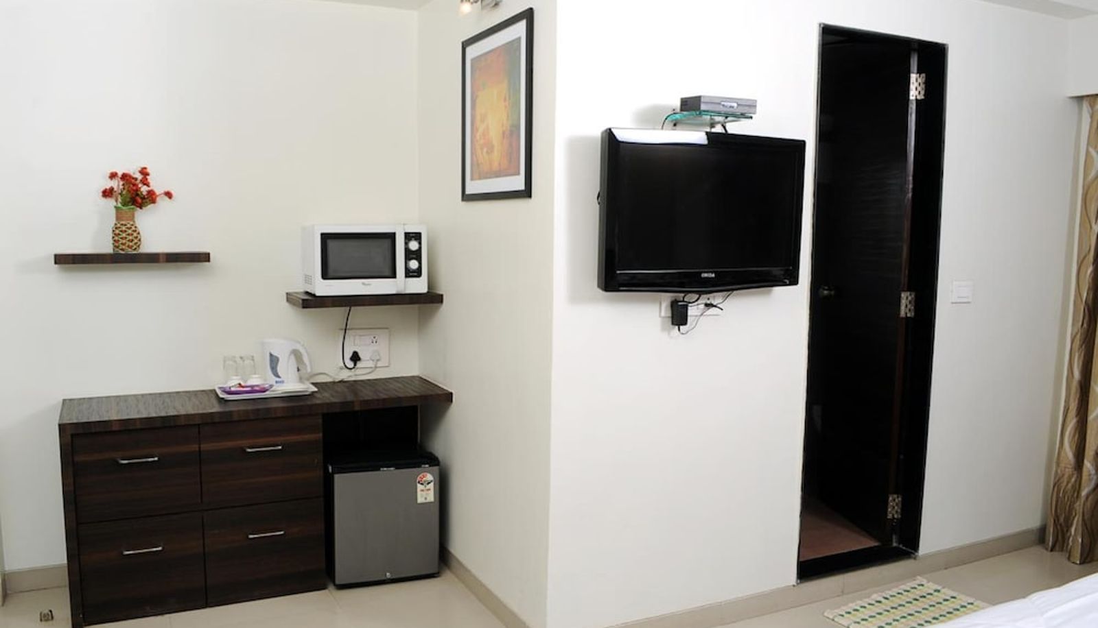Standard room - Suresh Inn
