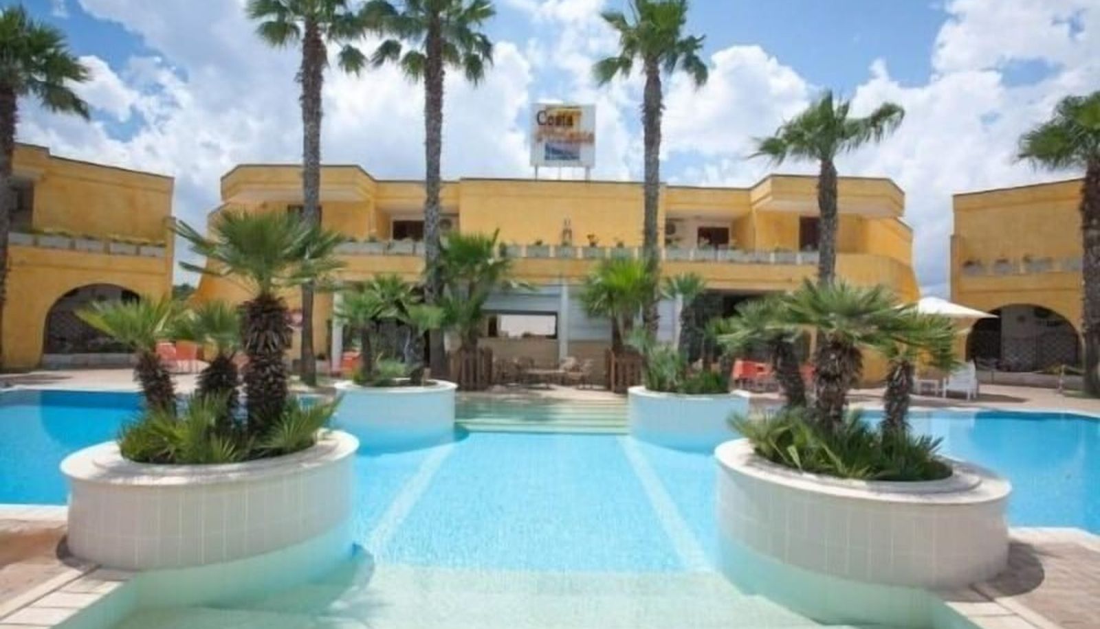 Piscina - Costa d'Oriente Residence Club