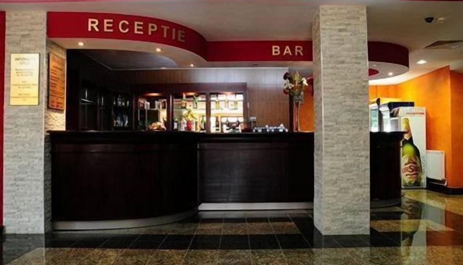 Recepción - Hotel Premiere