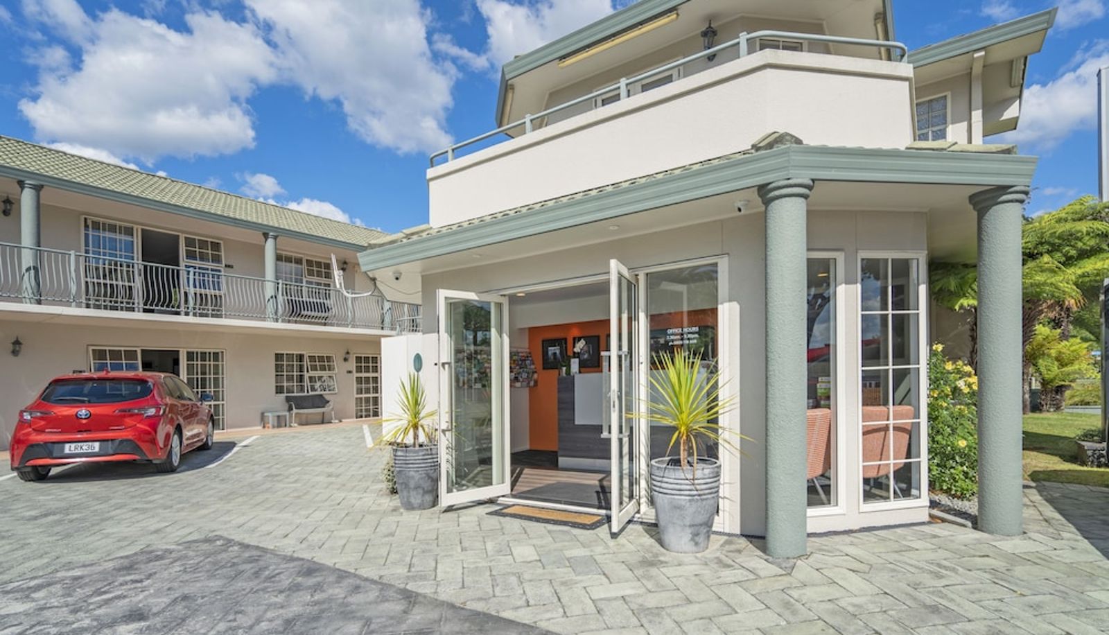 Recepcja - Silver Fern Rotorua Suites & Spa