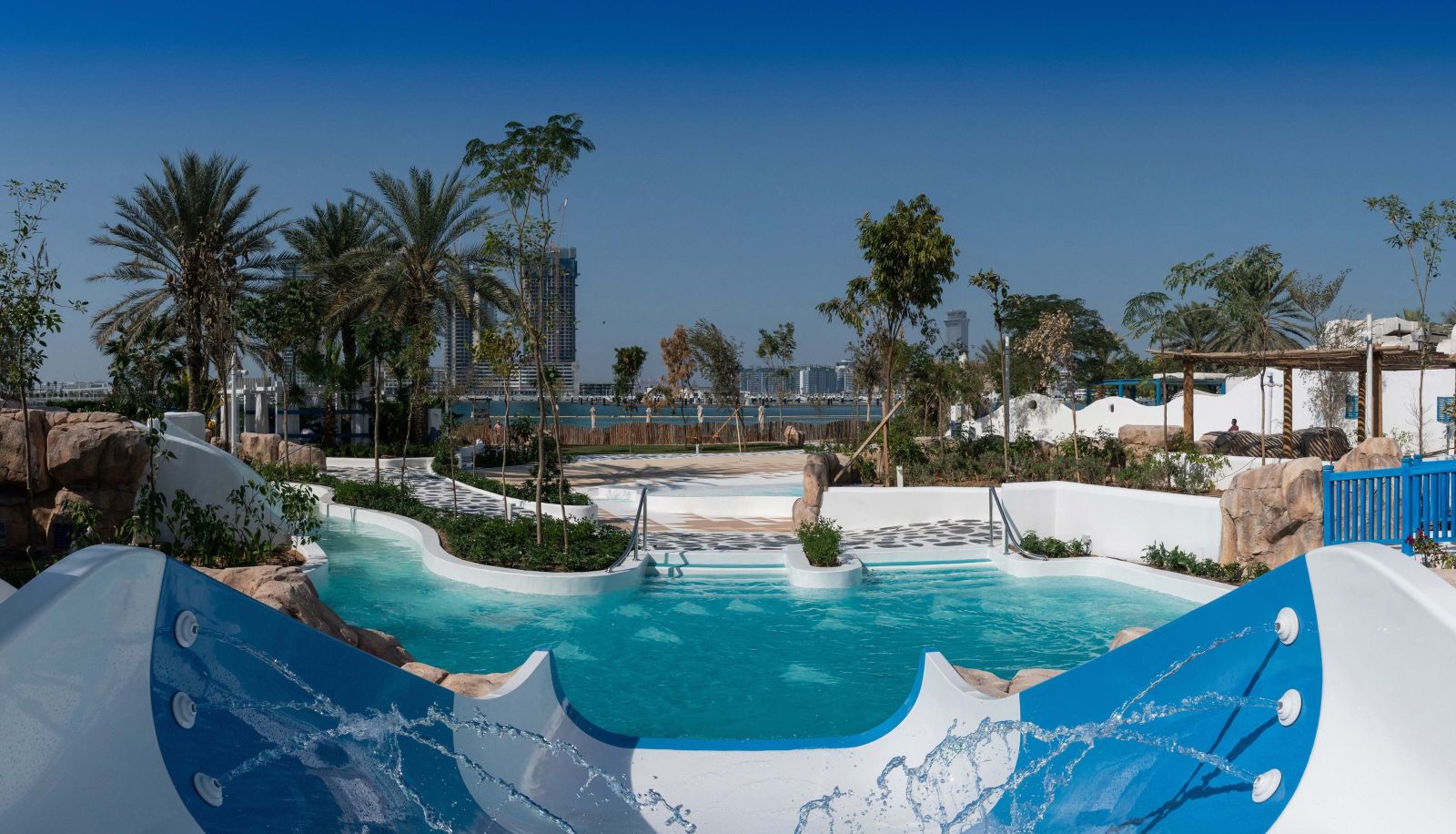 Info - Le Meridien Mina Seyahi Beach Resort and Waterpark