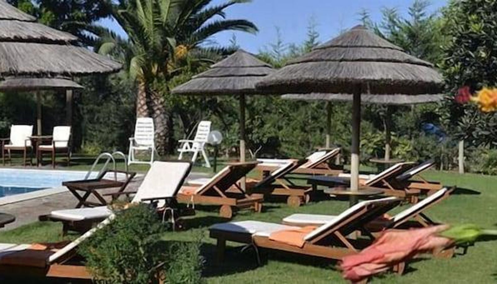 Pool - Country Hotel Vessus