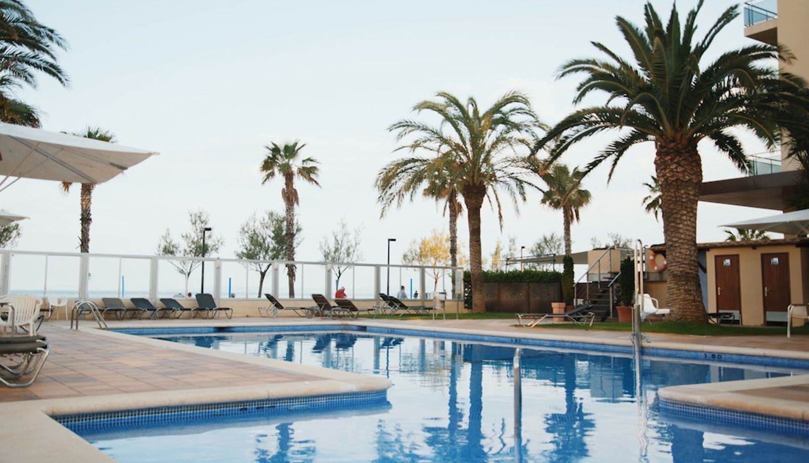 Basen - Hotel Monterrey Roses by Pierre & Vacances