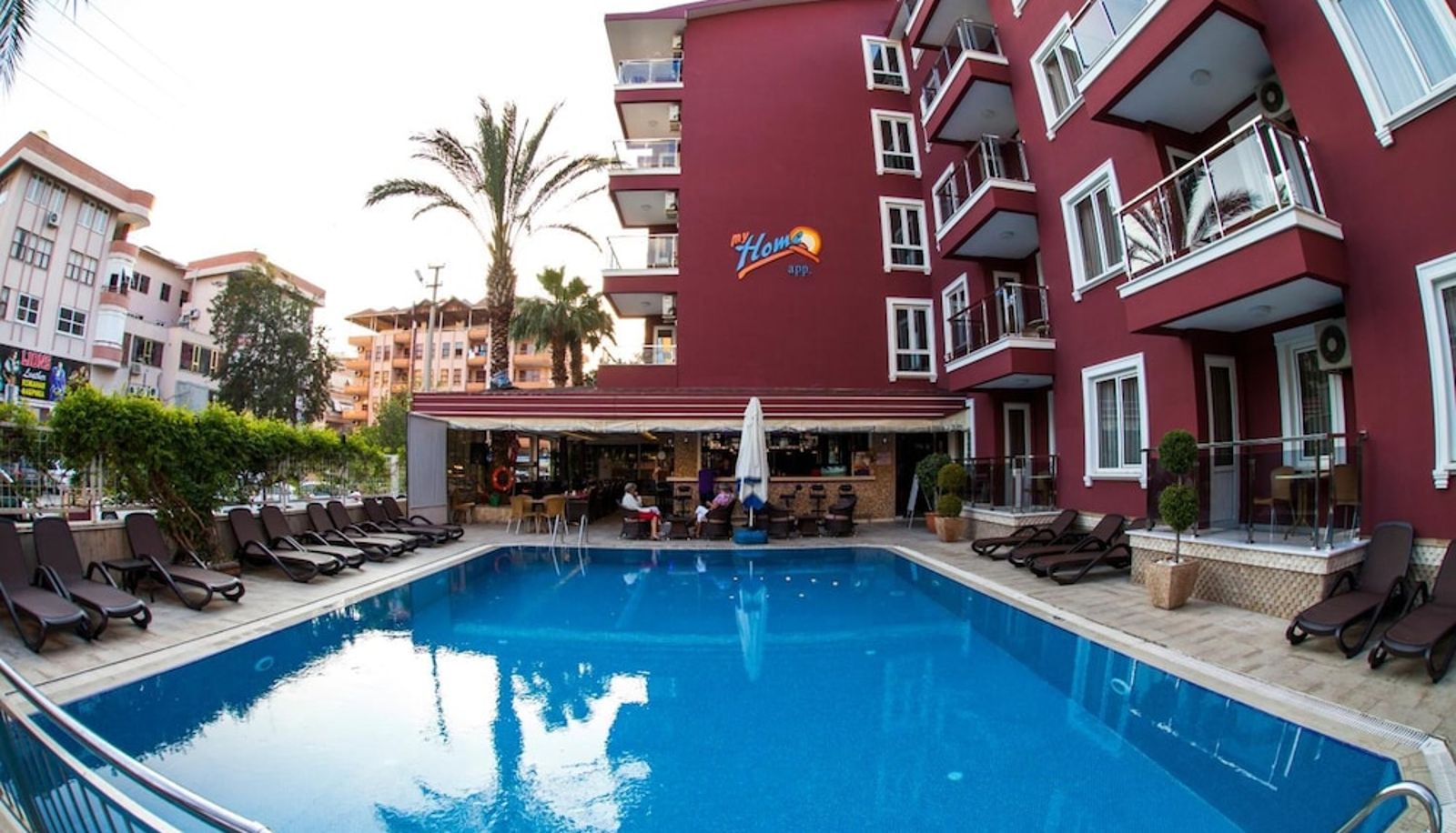 Piscine - My Home Apart Hotel