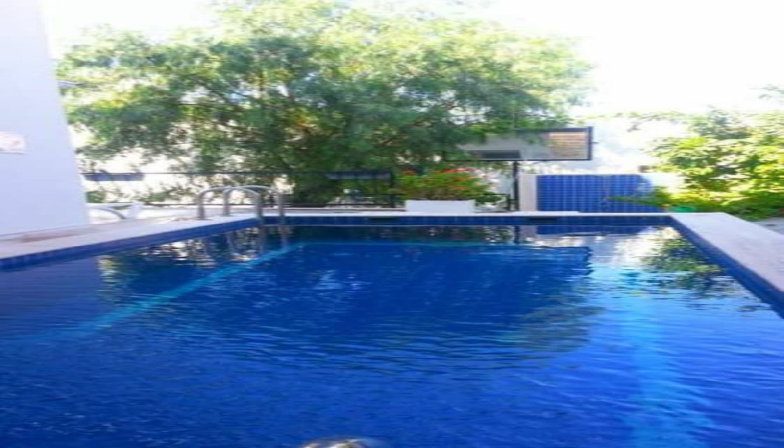 Pool - Emelce Aparts