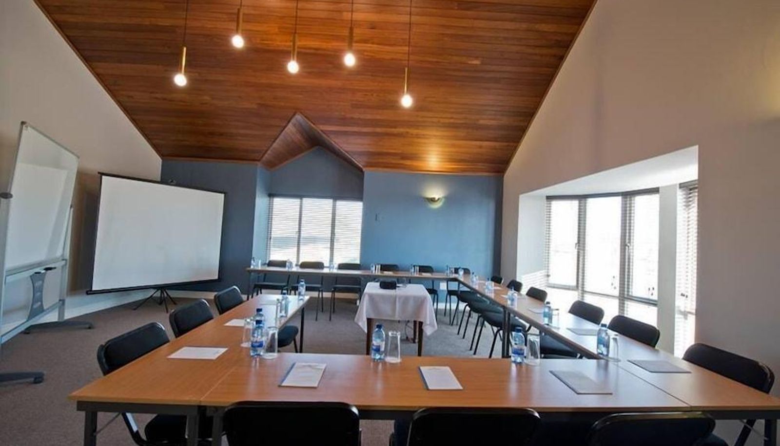 Centrum biznesowe - Indulge Guesthouse