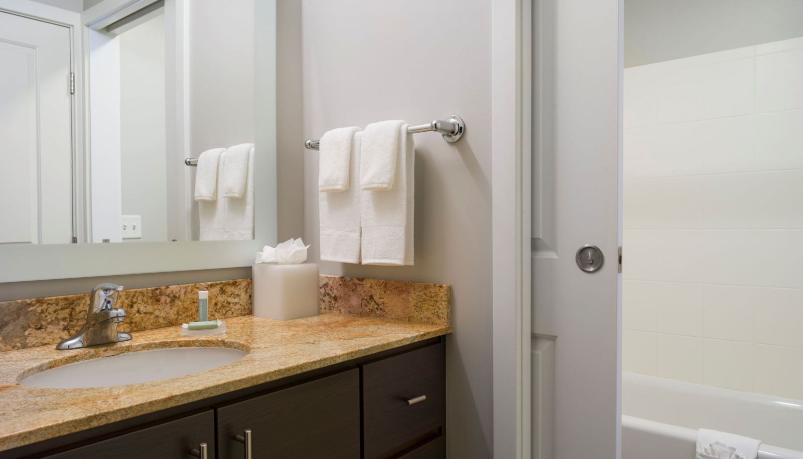 Camera - TownePlace Suites by Marriott San Jose Santa Clara