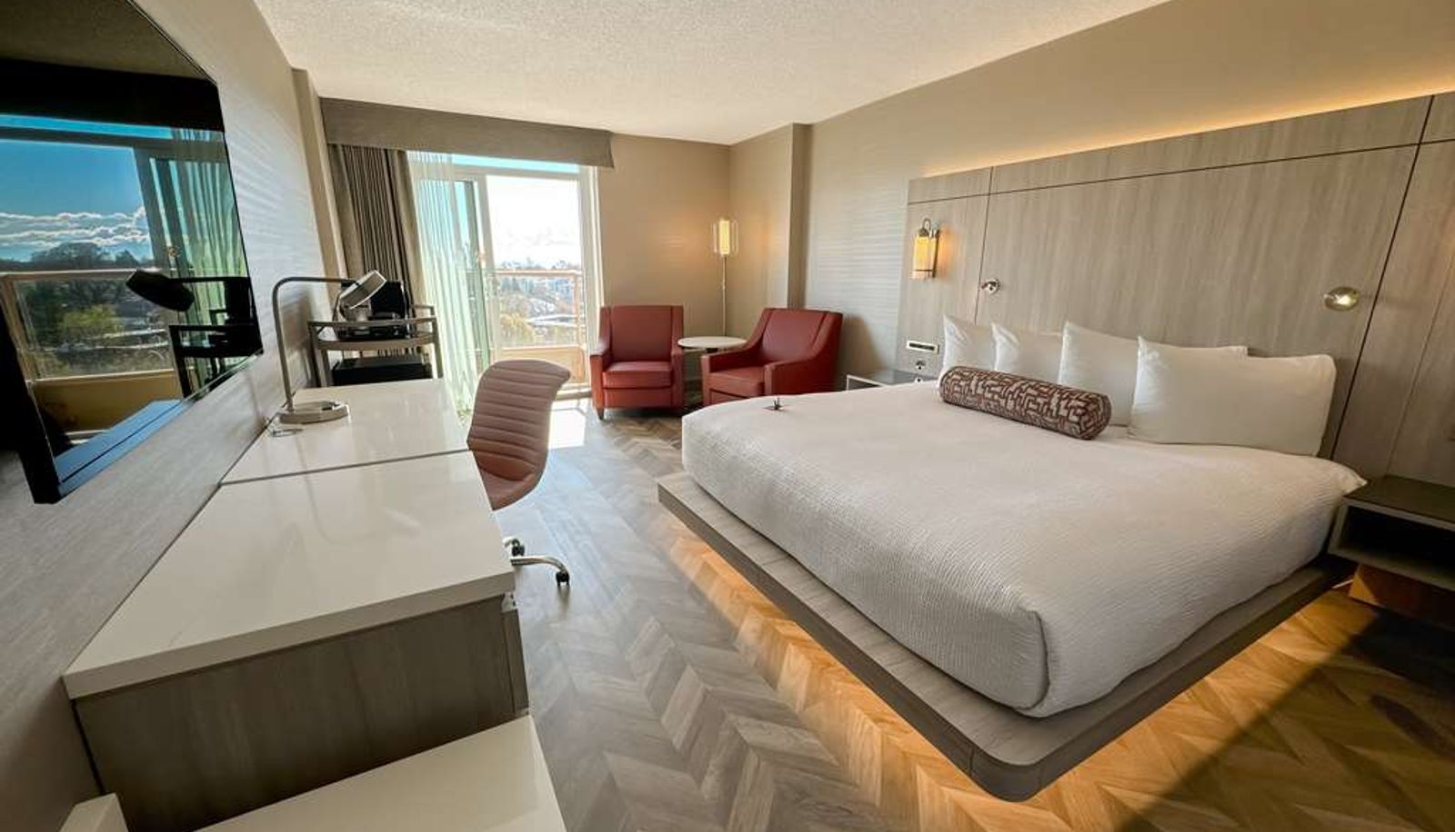 Zimmer - Coast Victoria Hotel And Marina by APA