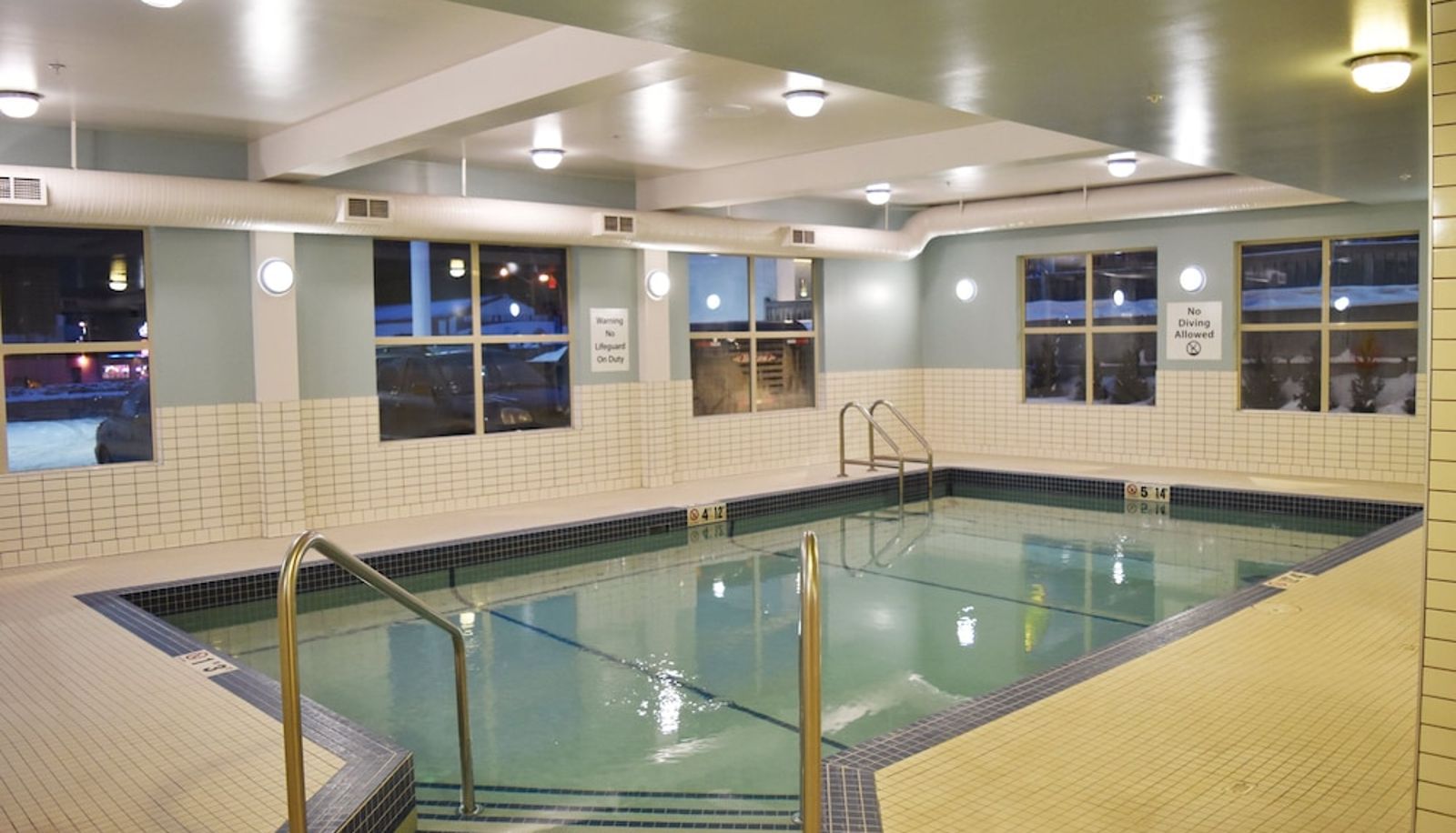 Piscina - Holiday Inn Express GOLDEN-KICKING HORSE by IHG