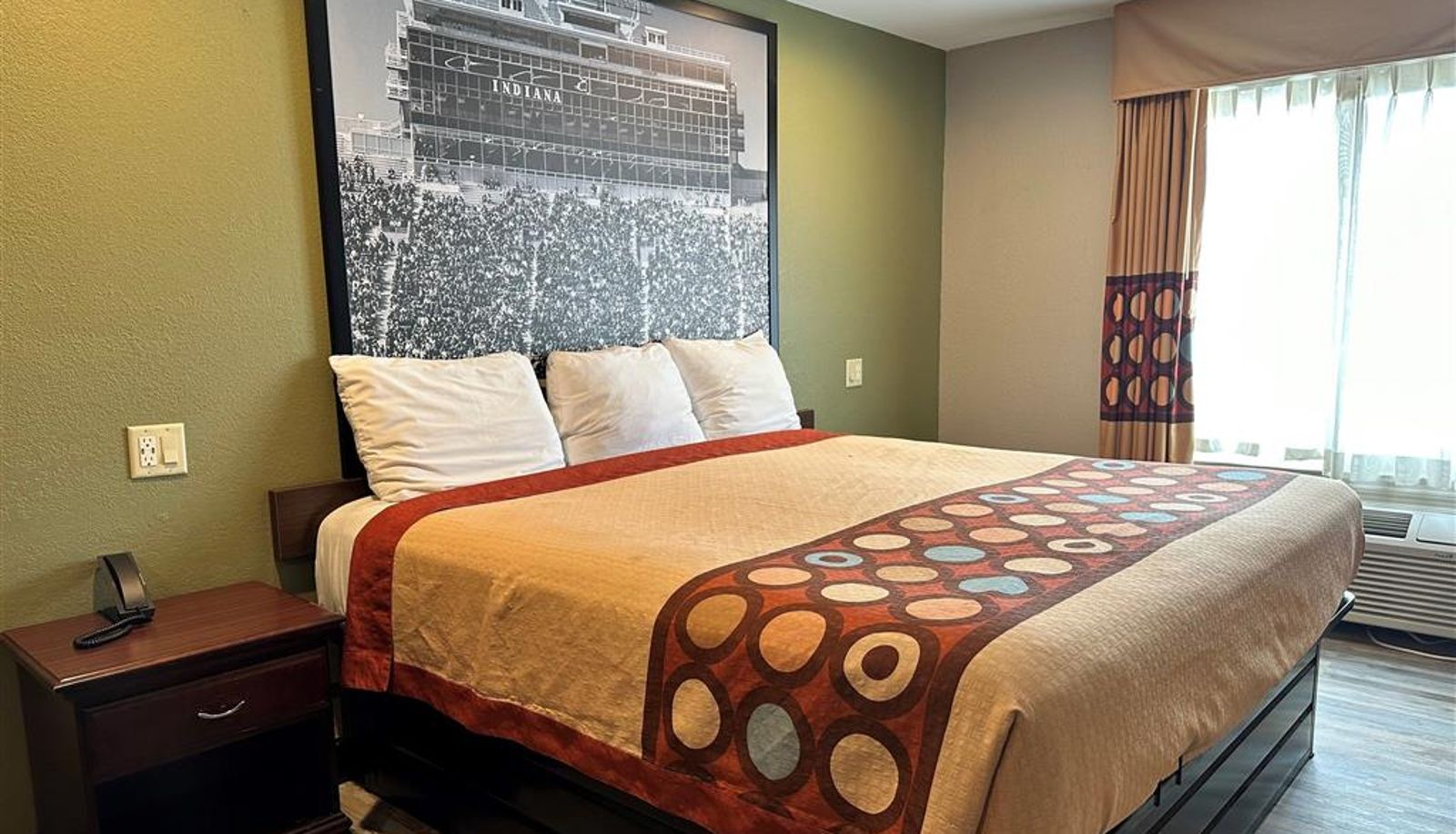 Room - Super 8 by Wyndham Frankfort IN