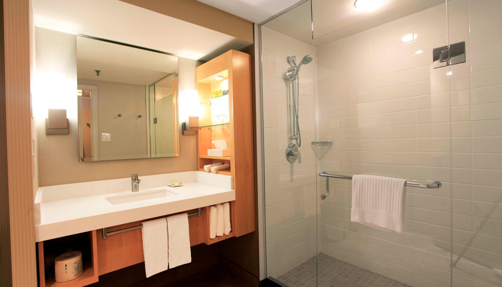 Room - Delta Hotels by Marriott London Armouries