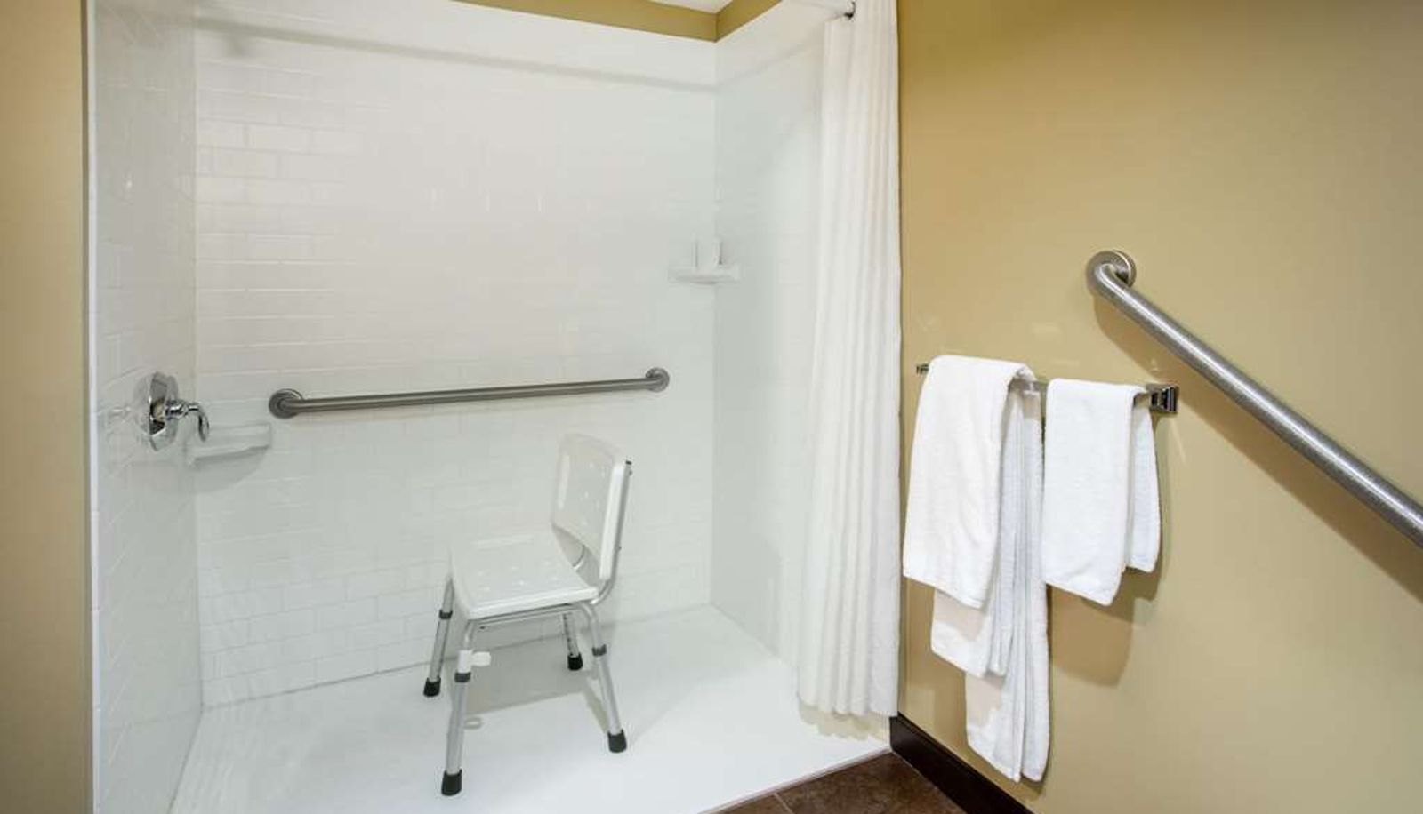 Camera - Microtel Inn & Suites by Wyndham Timmins