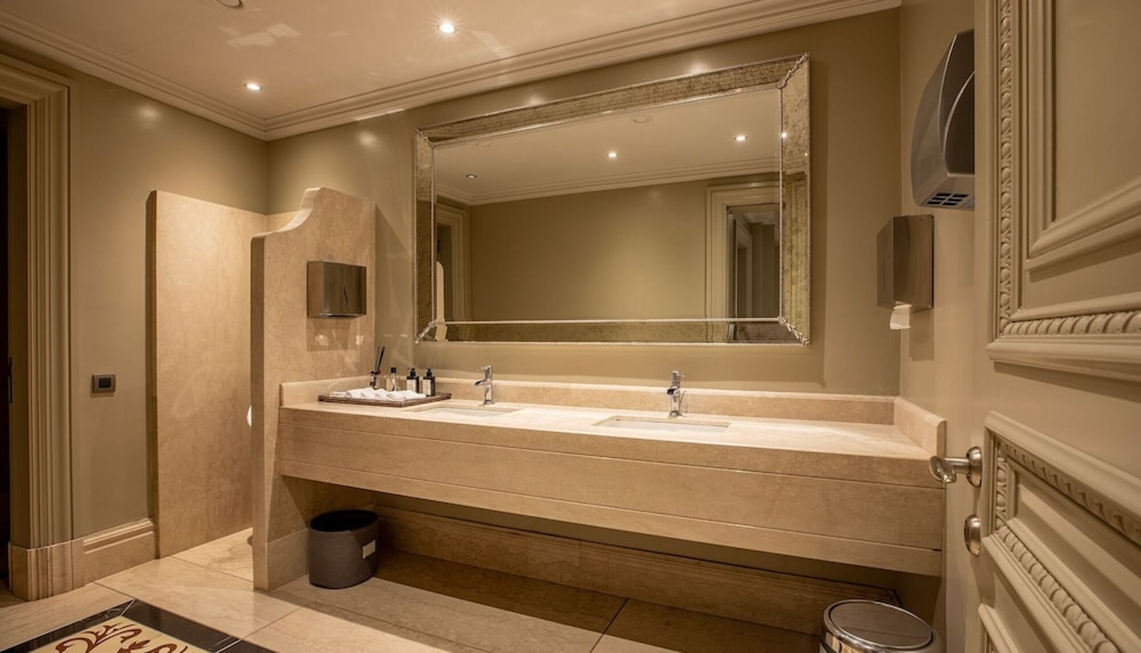 Hall - MFB Tarabya Hotel