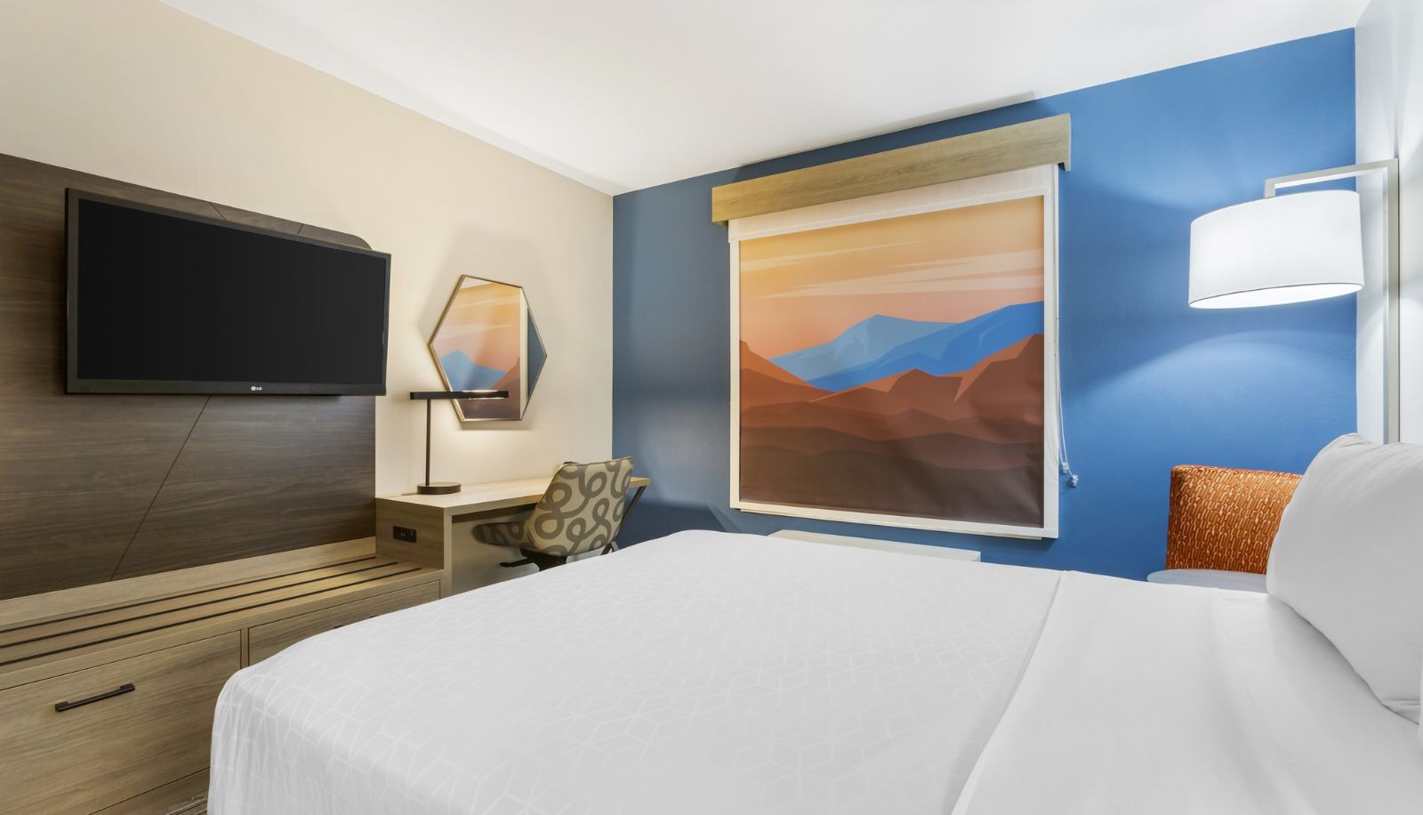 Room - Holiday Inn Express & Suites BELGRADE by IHG