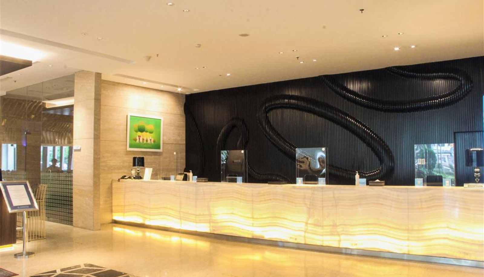 Sala - JS LUWANSA HOTEL AND CONV CENTER JAKARTA