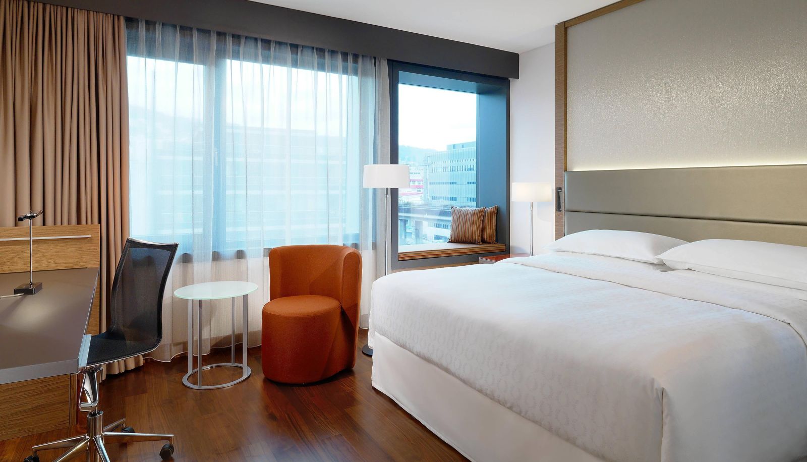 Camera - Sheraton Zurich Hotel