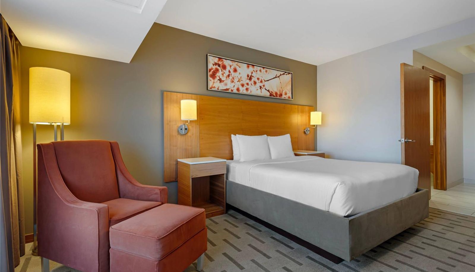 Room - Radisson Hotel & Conference Centre Calgary Airport