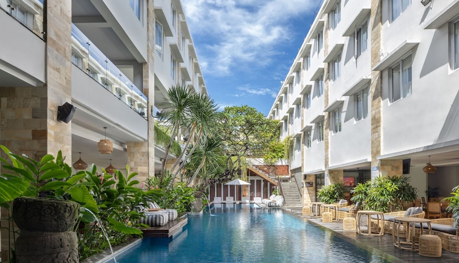 Basen - Crystalkuta Hotel - Bali