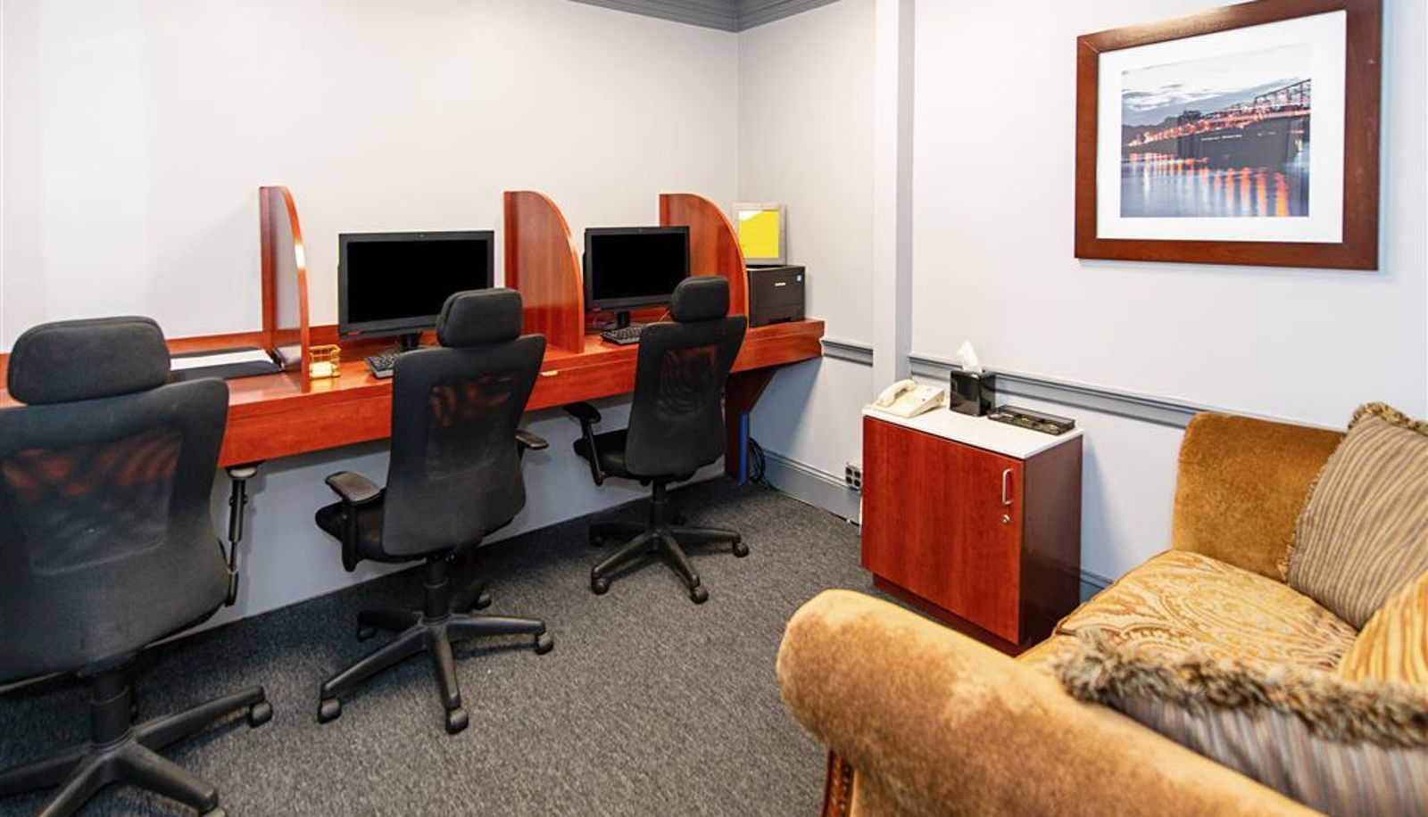 Business center - Clarion Inn and Suites New Hope-Lambertv
