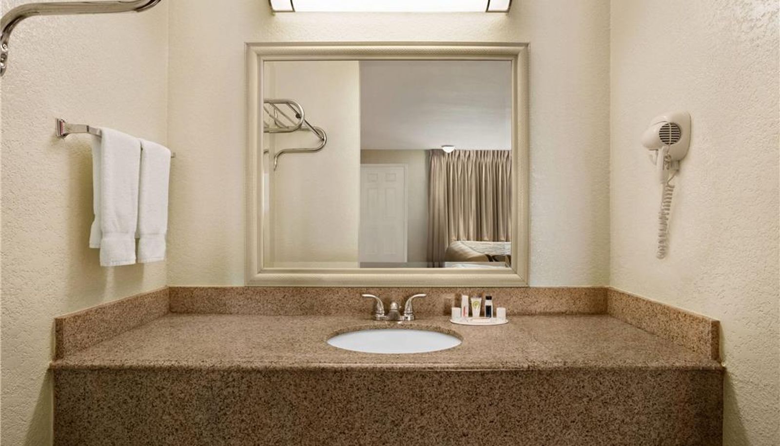 Zimmer - Super 8 by Wyndham Corsicana