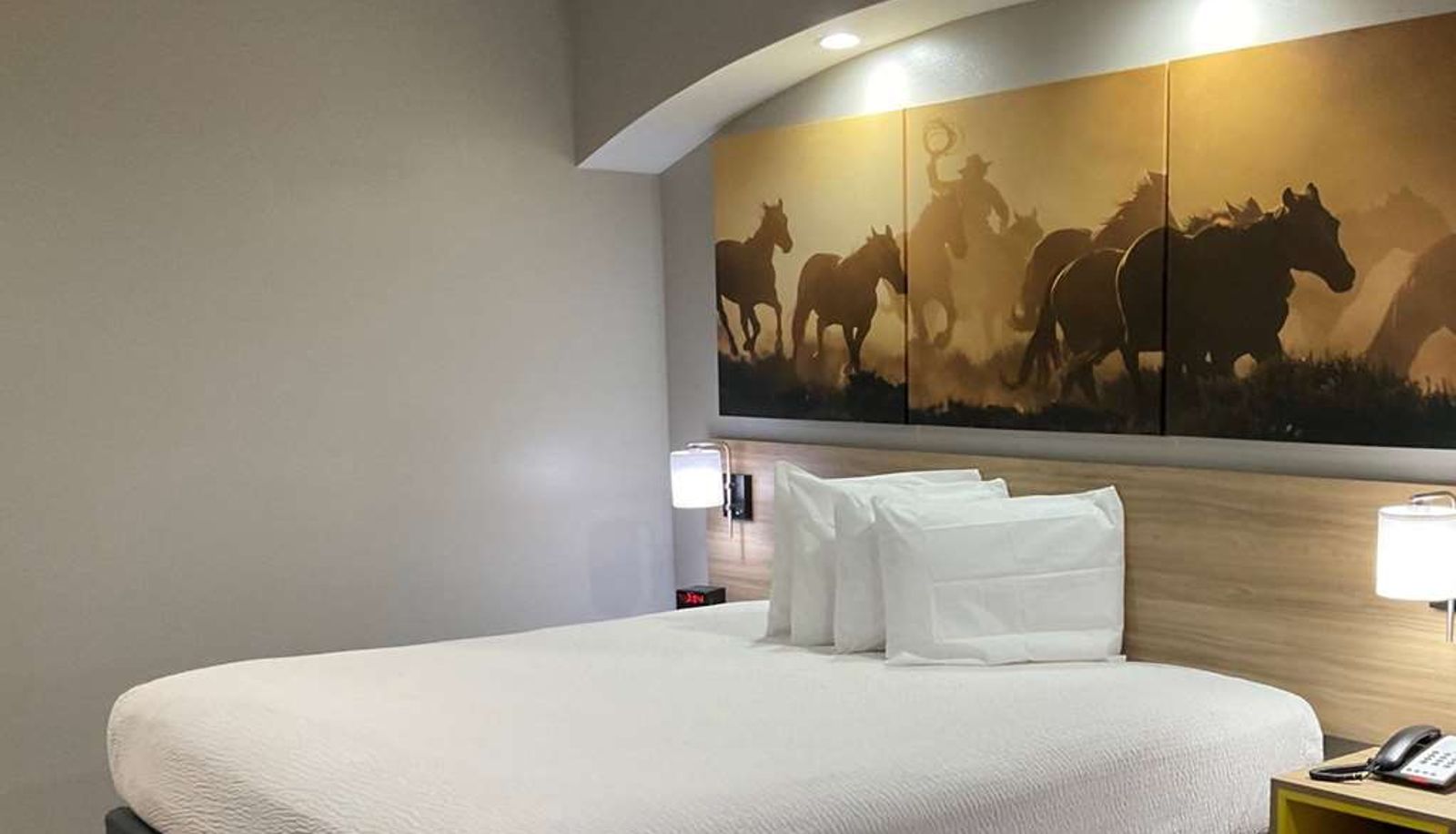 Zimmer - Days Inn by Wyndham Humble/Houston Intercontinental Airport